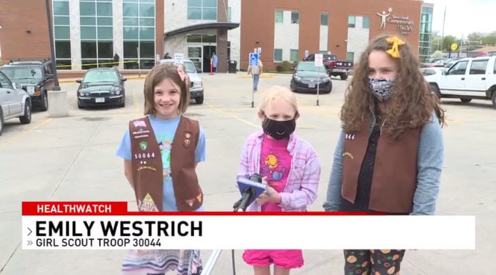 Local girl scouts donate cookies to Siouxland Community Health Center
